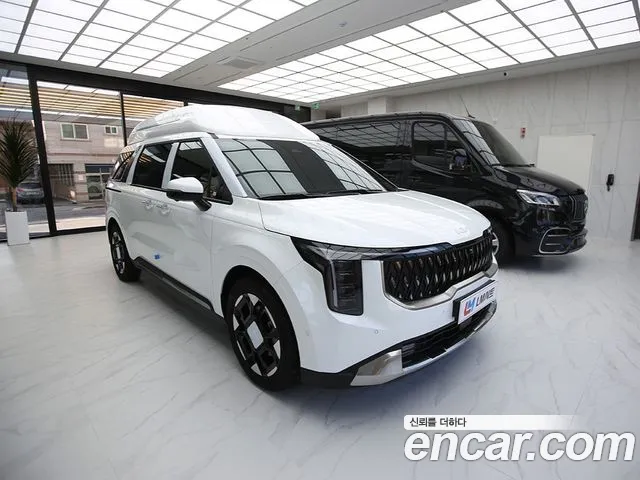 Kia Carnival HEV 9-Seater Hi-Limousine (Special vehicle)