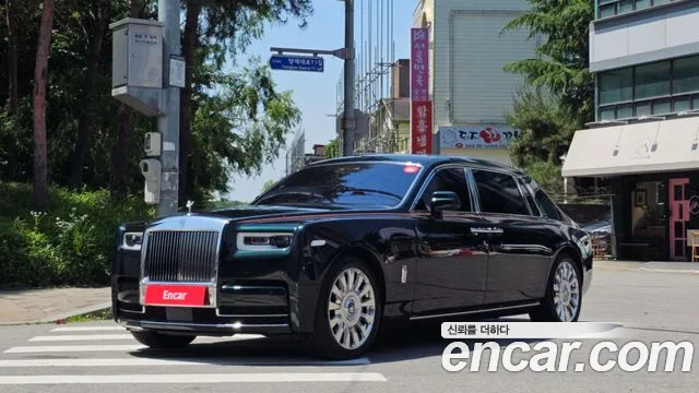 Rolls-Royce Phantom 6.7 EWB V12