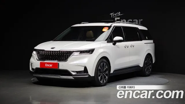 Kia Carnival 9-Seater Noblesse