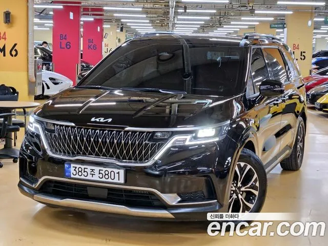 Kia Carnival 9-Seater Noblesse
