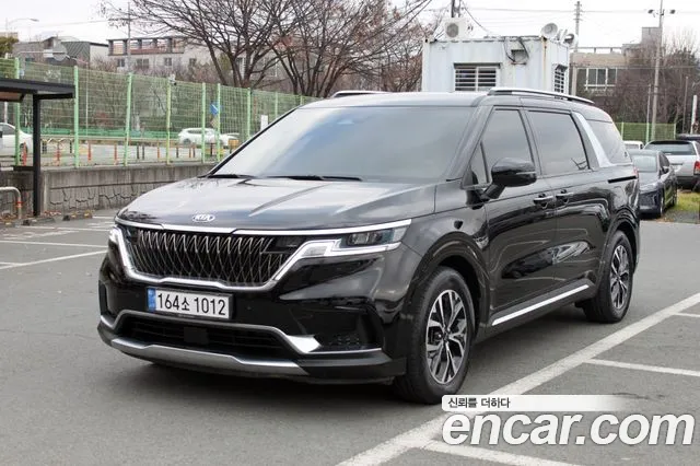 Kia Carnival 9-Seater Noblesse