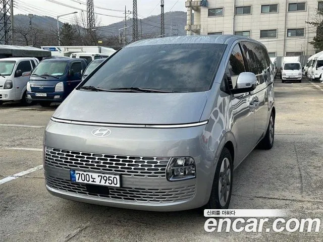 Hyundai Staria Modern