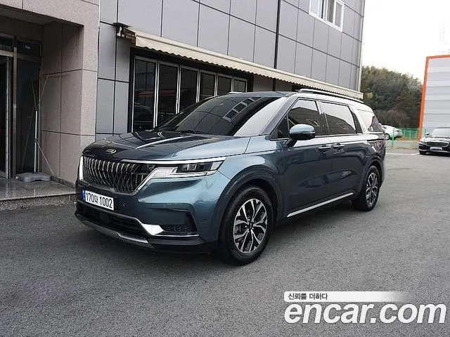 Kia Carnival 9-Seater Noblesse