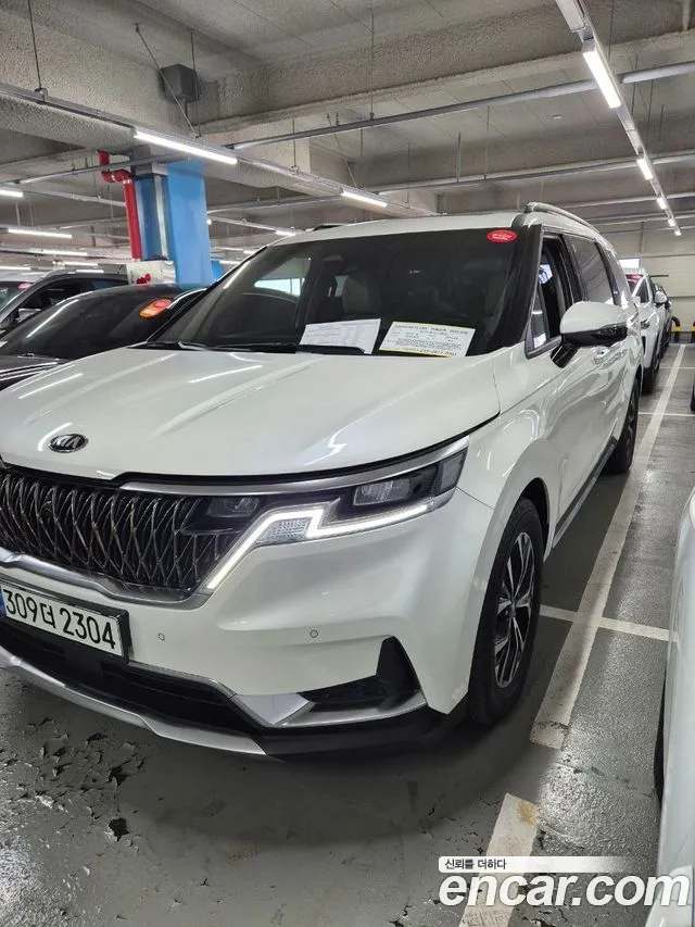 Kia Carnival 9-Seater Noblesse