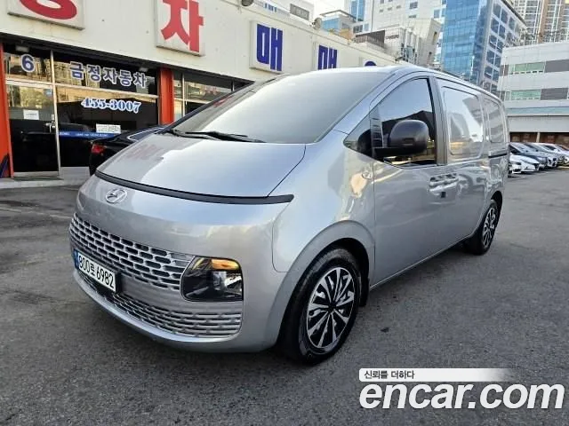 Hyundai Staria Smart