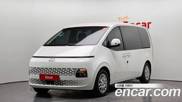 Hyundai Staria Modern