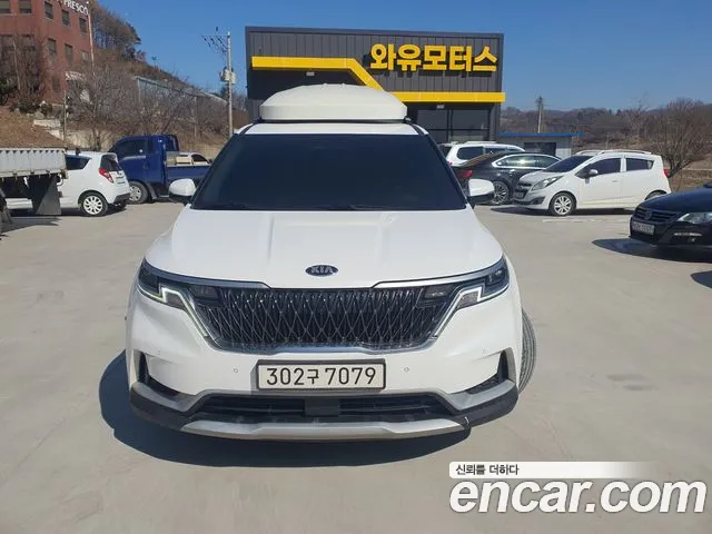 Kia Carnival 9-Seater Prestige