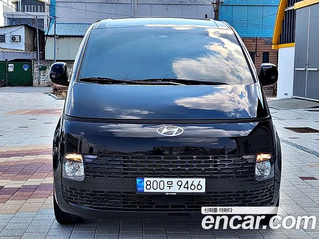 Hyundai Staria Modern