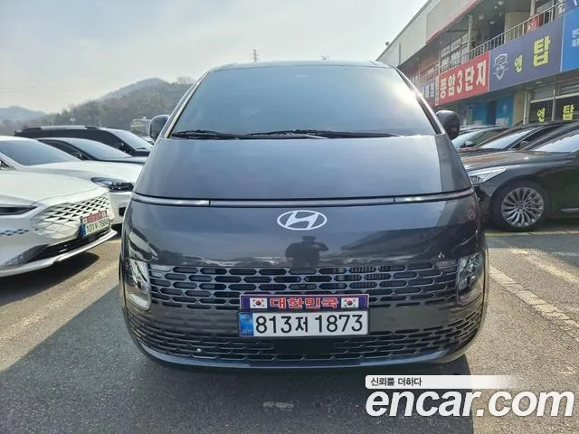 Hyundai Staria Modern