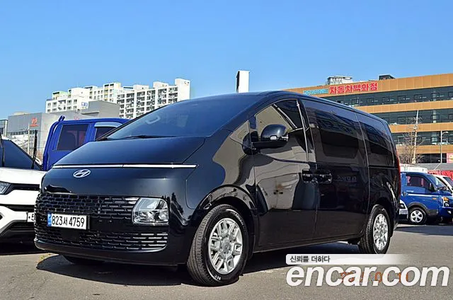 Hyundai Staria Modern