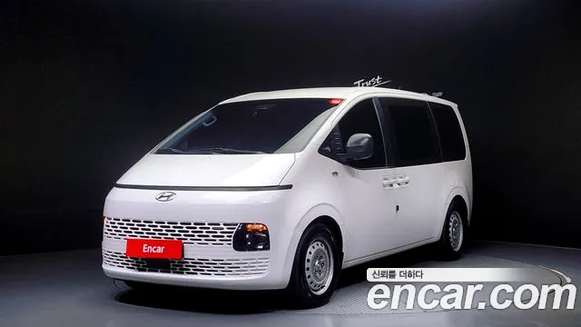 Hyundai Staria Smart