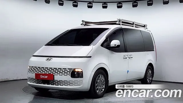 Hyundai Staria Modern