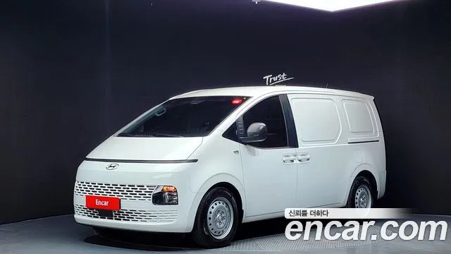Hyundai Staria Smart