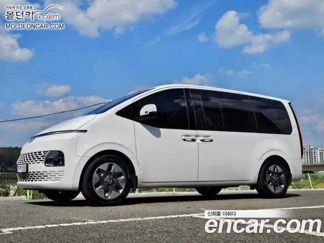 Hyundai Staria Modern