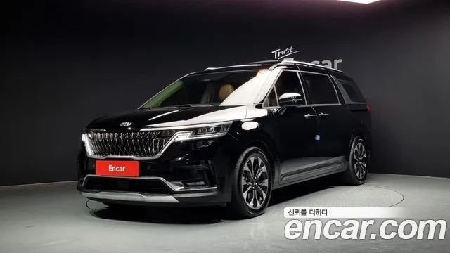 Kia Carnival Gasoline 7-Seater Signature