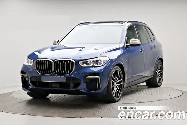 BMW X5 M50i