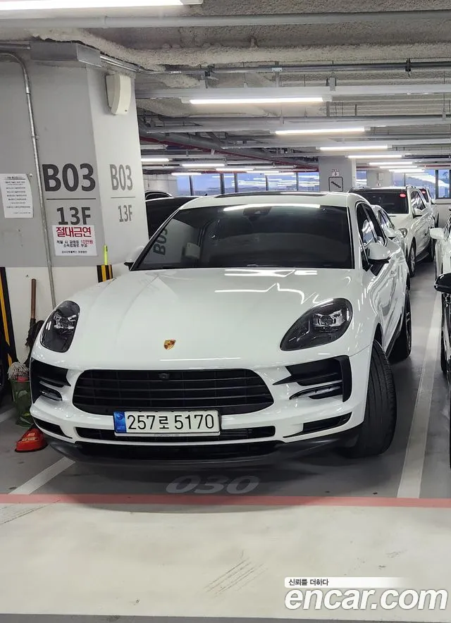 Porsche Macan 95B