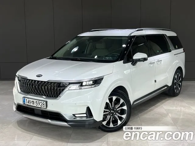 Kia Carnival 9-Seater Noblesse
