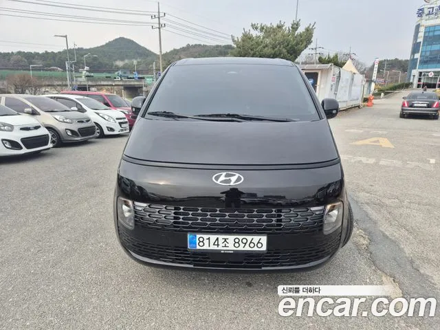 Hyundai Staria Modern