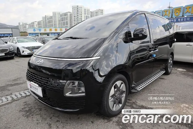 Hyundai Staria Modern