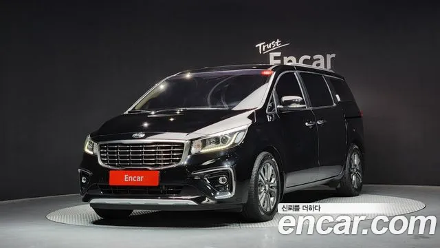 Kia Carnival 9-Seater Luxury