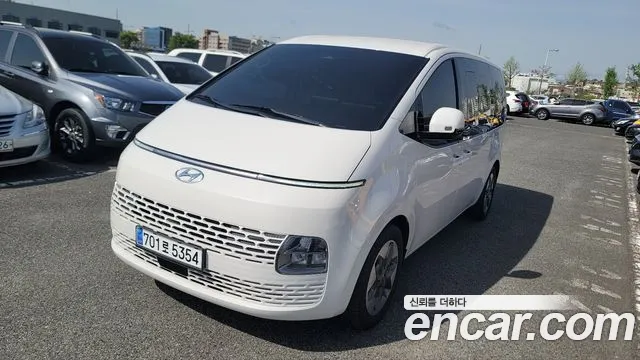 Hyundai Staria Modern
