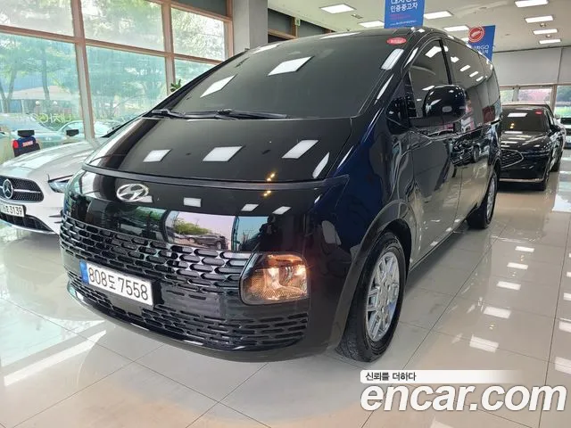Hyundai Staria Modern