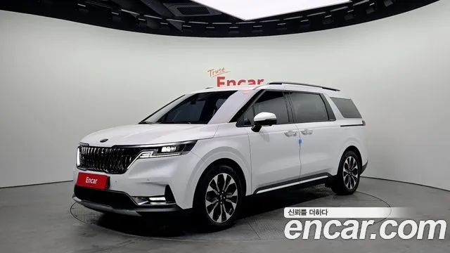Kia Carnival Gasoline 7-Seater Signature