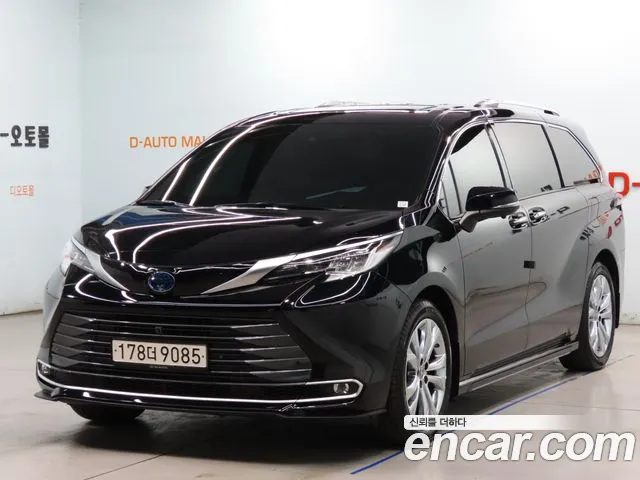 Toyota Sienna 2.5 Hybrid 2WD