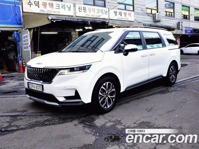 Kia Carnival 9-Seater Prestige