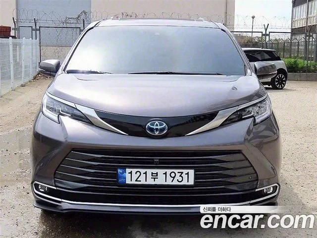 Toyota Sienna 2.5 Hybrid AWD