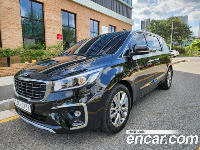 Kia Carnival 9-Seater Prstige