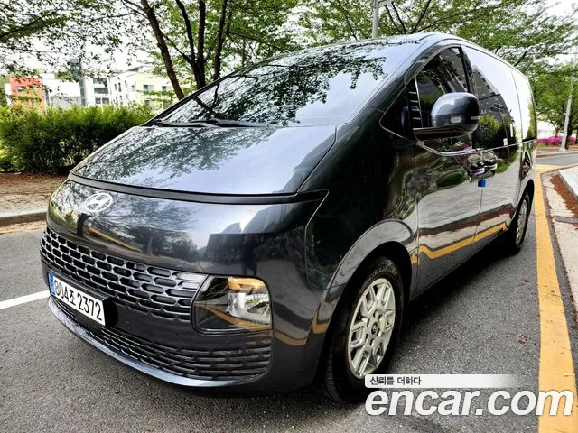 Hyundai Staria Modern