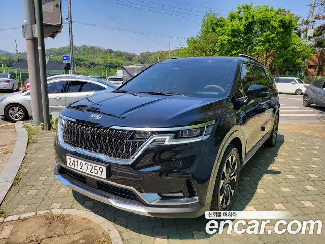 Kia Carnival 9-Seater Signature