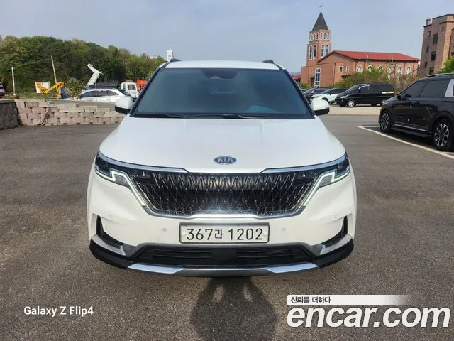 Kia Carnival 9-Seater Noblesse