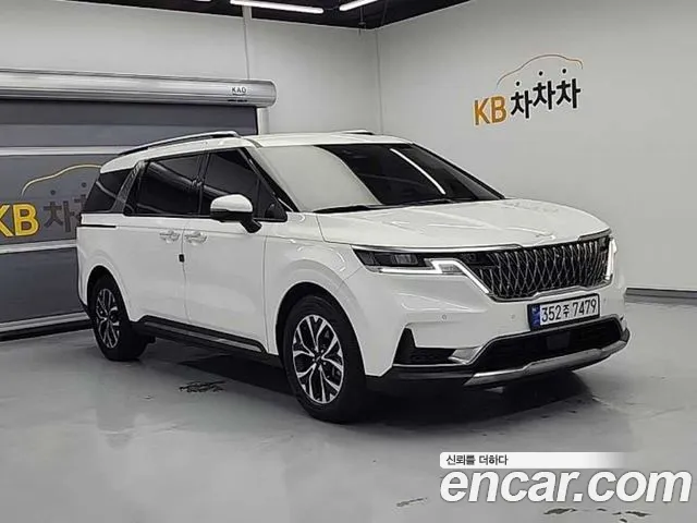 Kia Carnival Gasoline 9-Seater Noblesse