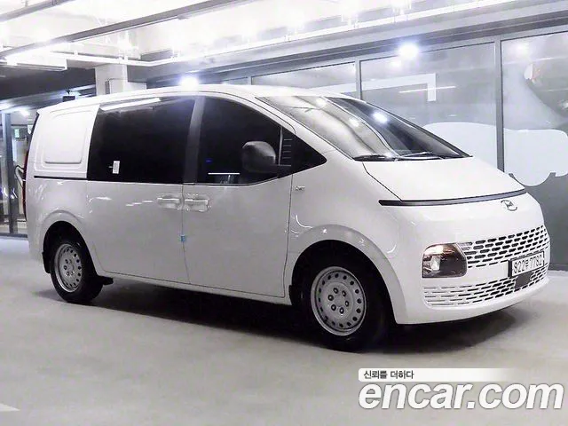 Hyundai Staria Smart