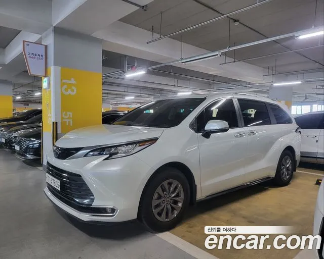 Toyota Sienna 2.5 Hybrid AWD