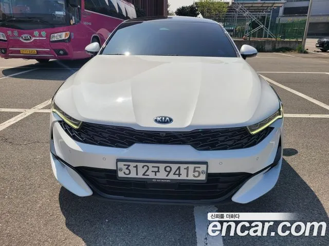 Kia K5 Signature