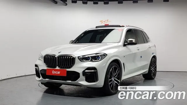 BMW X5 M50i