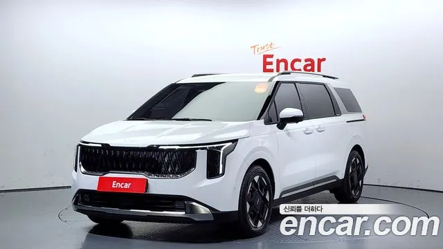 Kia Carnival 9-Seater Noblesse