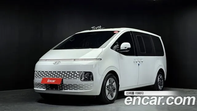 Hyundai Staria Modern