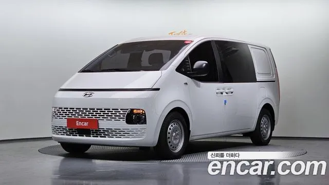 Hyundai Staria Smart