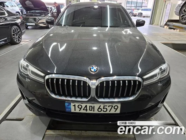 BMW 5-Series 530i Luxury