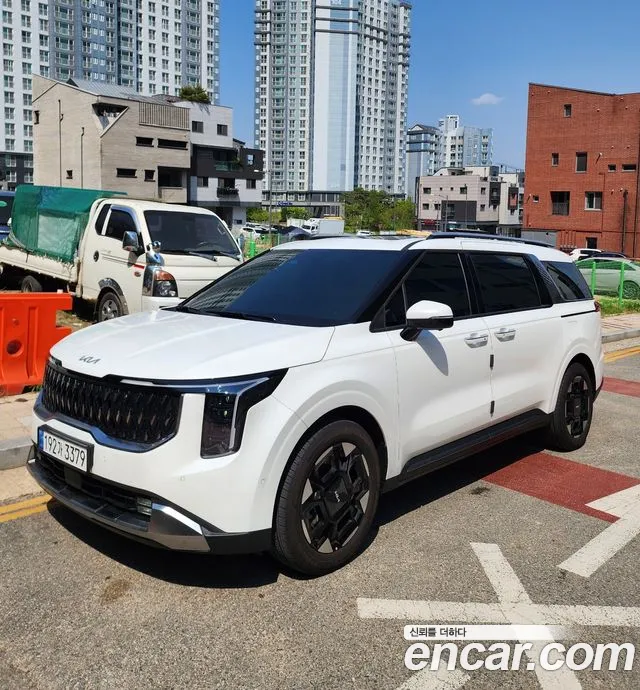 Kia Carnival 9-Seater Noblesse