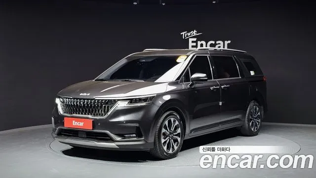 Kia Carnival 9-Seater Noblesse