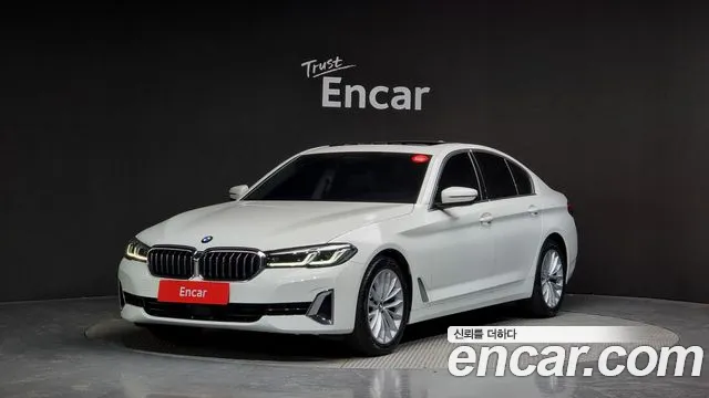 BMW 5-Series 520i Luxury