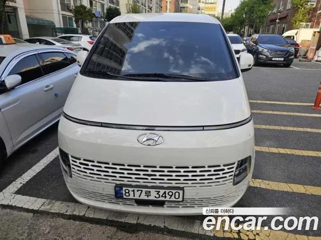 Hyundai Staria Modern