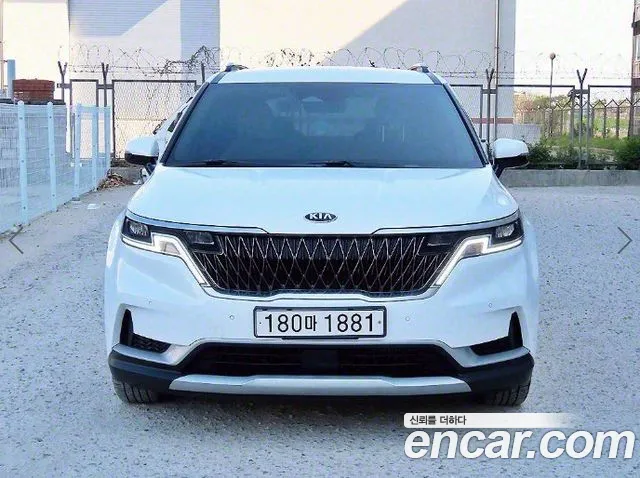 Kia Carnival 9-Seater Prestige