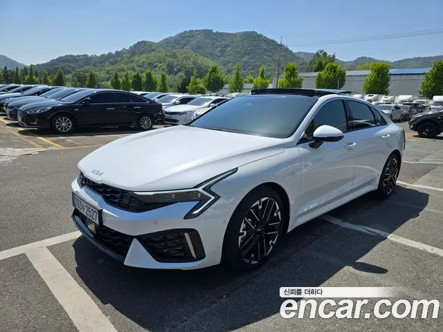 Kia K5 Signature